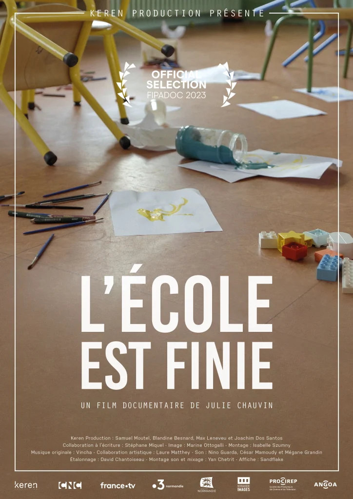 affiche-film-lecole-est-finie